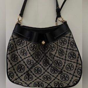 TORY BURCH T MONOGRAM HOBO 😍